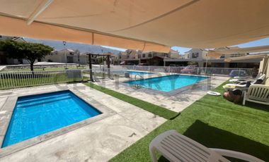 SE VENDE, AMPLIA E ILUMINADA  CASA EN SECTOR COSTA LAGUNA.