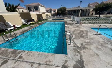 SE VENDE, AMPLIA E ILUMINADA  CASA EN SECTOR COSTA LAGUNA.