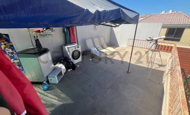 SE VENDE, AMPLIA E ILUMINADA  CASA EN SECTOR COSTA LAGUNA.