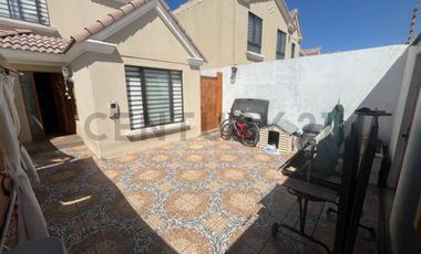 SE VENDE, AMPLIA E ILUMINADA  CASA EN SECTOR COSTA LAGUNA.