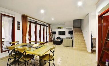 Vila Dago lux mewah dan nyaman Bandung