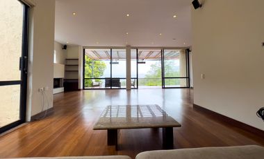 VENTA CASA CAMPESTRE CON  VISTA DE LUJO - ARBORETTO LA CALERA
