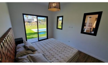 Casa de 3 ambientes a estrenar con pileta. Barrio Barrancas de San Benito.