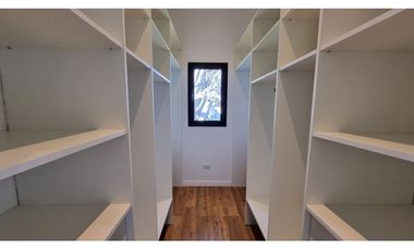 Casa de 3 ambientes a estrenar con pileta. Barrio Barrancas de San Benito.