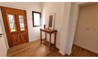 Casa de 3 ambientes a estrenar con pileta. Barrio Barrancas de San Benito.