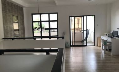 HOUSE AND LOT FOR SALE FOR COMMERCIAL PURPOSES ID 14644