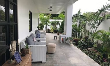 HOUSE AND LOT FOR SALE FOR COMMERCIAL PURPOSES ID 14644