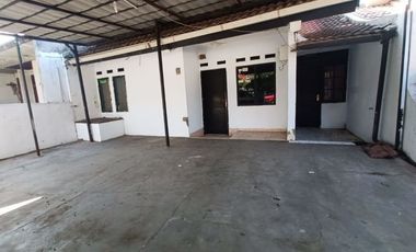 Di Sewakan Rumah Cocok Untuk Usaha Strategis 4 Kamar di Antapani, Bandung