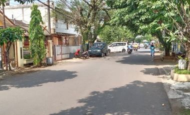 Di Sewakan Rumah Cocok Untuk Usaha Strategis 4 Kamar di Antapani, Bandung