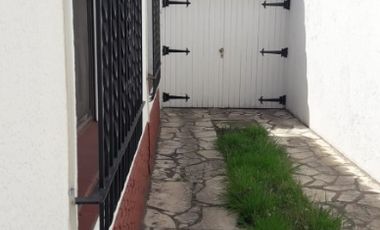 Casa para 2 Familias en venta en Bernal Oeste