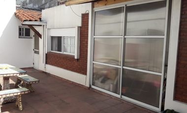 Casa para 2 Familias en venta en Bernal Oeste
