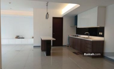 For Rent 4BR Luxury Semi Furnished Apartemen at Fatmawati