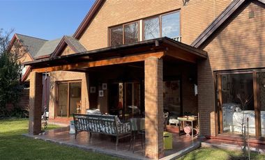MAGNIFICA PROPIEDAD PARA TU FAMILIA, Tu hogar en Chicureo!!