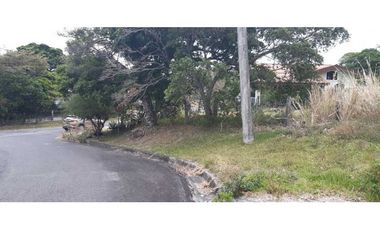 VENDO LOTE DE 1827M2 EN ALTO BOQUETE