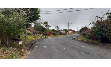 VENDO LOTE DE 1827M2 EN ALTO BOQUETE