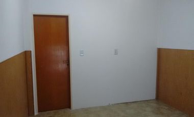 Alquilo oficina en TAPIALES