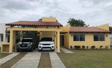 VENTA CASA CAMPESTRE / PLAYA MALIBU GORGONA PANAMA