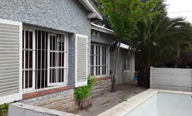 Casa en venta - 5 dormitorios 2 baños - 1312mts2 - Mar Del Plata