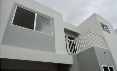 SE VENDE CASA EN BRISAS DEL GOLF $250,000 AM