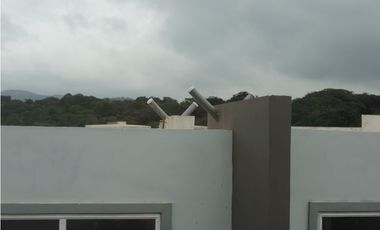 SE VENDE CASA EN BRISAS DEL GOLF $250,000 AM