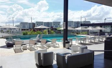 SE VENDE CASA EN BRISAS DEL GOLF $250,000 AM