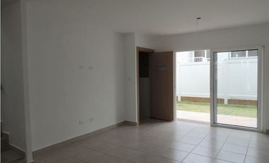 SE VENDE CASA EN BRISAS DEL GOLF $250,000 AM