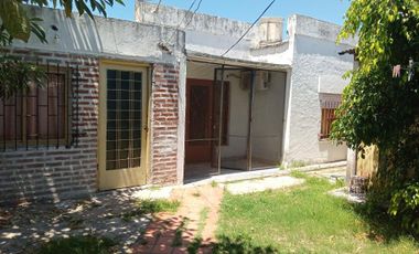 Casa en ph -venta - 3 Dormitorios 2 Baños - 300Mts2 - Los Hornos, La Plata