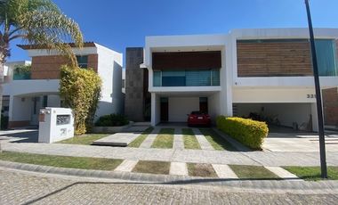 CASA EN VENTA AL PONIENTE DE AGUASCALIENTES EN COTO SAN NICOLAS