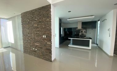 CASA EN VENTA AL PONIENTE DE AGUASCALIENTES EN COTO SAN NICOLAS