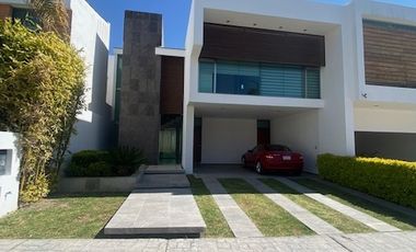 CASA EN VENTA AL PONIENTE DE AGUASCALIENTES EN COTO SAN NICOLAS