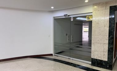 oficina en arriendo en salitre. Cod A1012201