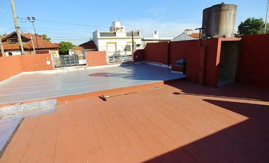 Casa para 2 Familias en venta en Lanus Este