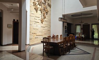 Disewakan Rumah Graha Family Surabaya Barat