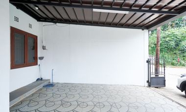 Rumah Hadap Timur LT 140 SHM dekat Gerbang Tol Jati Warna J-36669