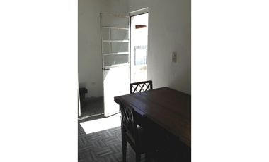 Excelente galpón con vivienda sobre Avda J B Justo. Distrito Ie