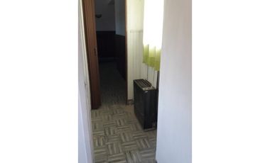 Excelente galpón con vivienda sobre Avda J B Justo. Distrito Ie