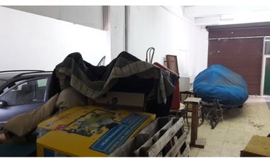 Excelente galpón con vivienda sobre Avda J B Justo. Distrito Ie