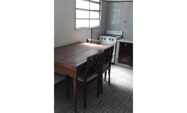 Excelente galpón con vivienda sobre Avda J B Justo. Distrito Ie