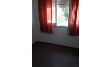 Excelente galpón con vivienda sobre Avda J B Justo. Distrito Ie