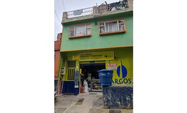 Venta casa con local en Las Guacamayas, San Cristobal