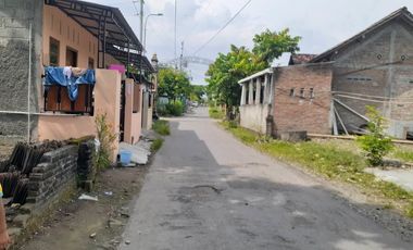 TANAH DI JALAN IMOGIRI TIMUR TAMANAN BANGUNTAPAN BANTUL DEKAT UAD