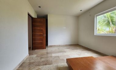 ESTRENE VILLA EN ZONA DIAMANTE