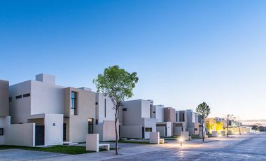 CONKAL EN PRIVADA. CASAS 2 PLANTAS, 3 y 4 RECAMARAS, MIRAN A PARQUES