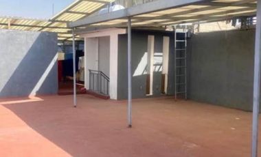 Venta de edificio con cuartos amueblados