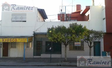 Casa y 2 Departamentos En Venta - Rafael Castillo, La Matanza