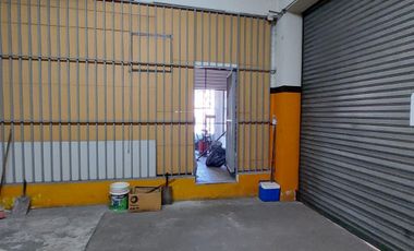 Local Comercial en esquina con muy buena estructura. Zona  La Tablada. Consulte