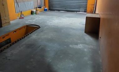 Local Comercial en esquina con muy buena estructura. Zona  La Tablada. Consulte