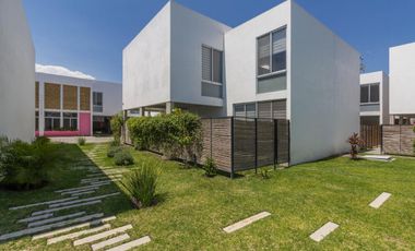 Venta casa 3 recámaras, 153 m2, alberca, Xochitepec, Mor. al sur de Cuernavaca