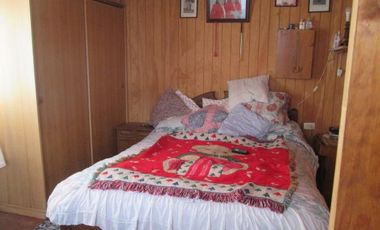 Amplia Casa De Dos Pisos Se Vende En El Centro De Curacavi ! E