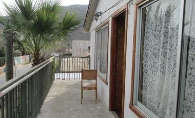 Amplia Casa De Dos Pisos Se Vende En El Centro De Curacavi ! E